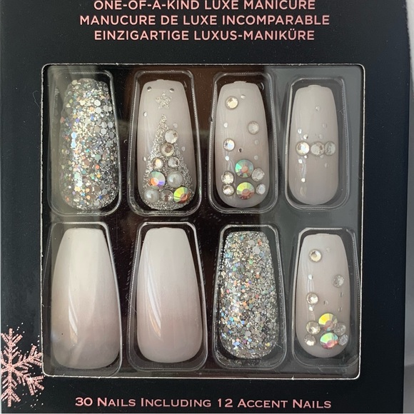 Kiss Masterpiece One-of-a-kind Luxe Manicure, white-30ct including accent nails - Picture 2 of 6